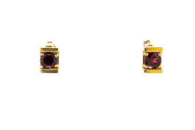 Clyde Duneier Pyrope Garnet Modernist Studs 14K 585 Yellow Gold Pair of Earrings Clyde Duneier Pyrope Garnet Modernist Studs 14K 585 Yellow Gold Pair of Earrings