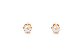 Cultured Pearl Stud Earrings Set in 14k 585 Yellow Gold Push back Cultured Pearl Stud Earrings Set in 14k 585 Yellow Gold Push back