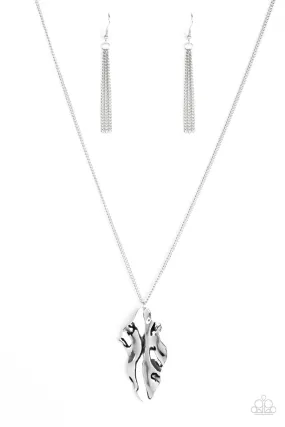 Fiercely Fall - Silver Necklace Fiercely Fall - Silver Necklace