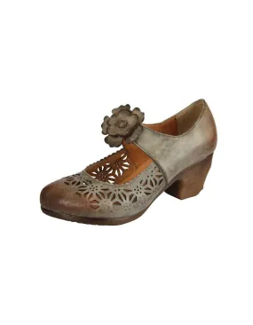 Handmade Retro Leather Hollow Flower Chunky Heels Handmade Retro Leather Hollow Flower Chunky Heels