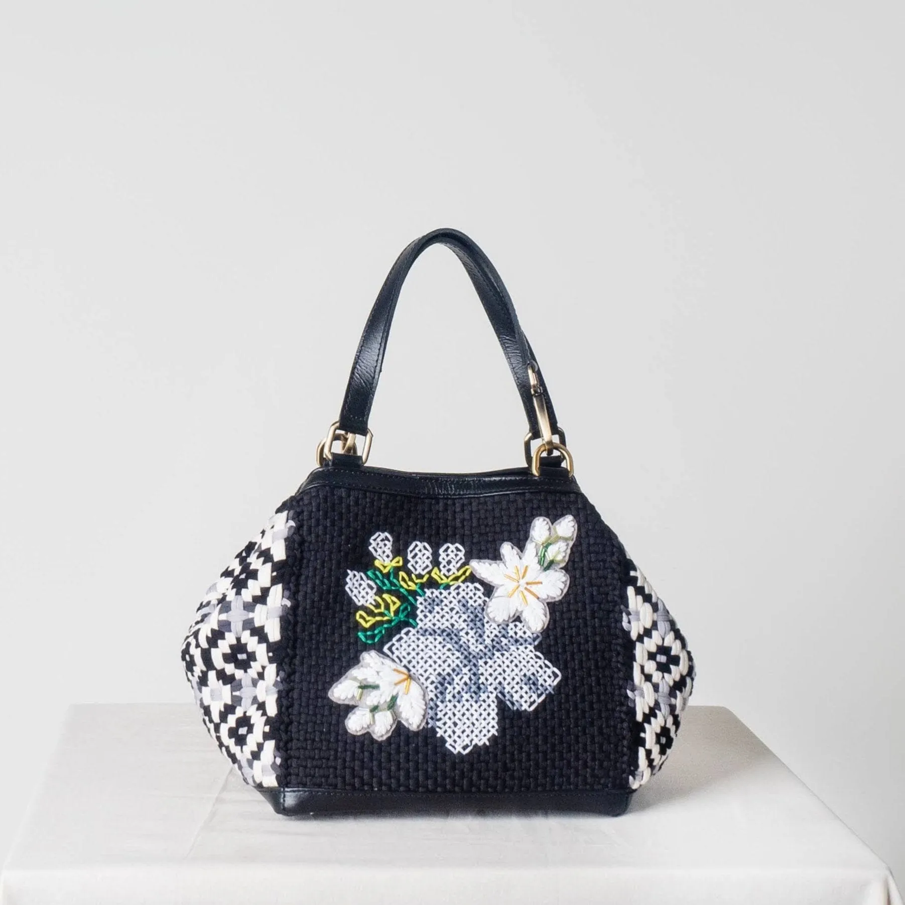 [Ready Today] Sampaguita Tote Black
