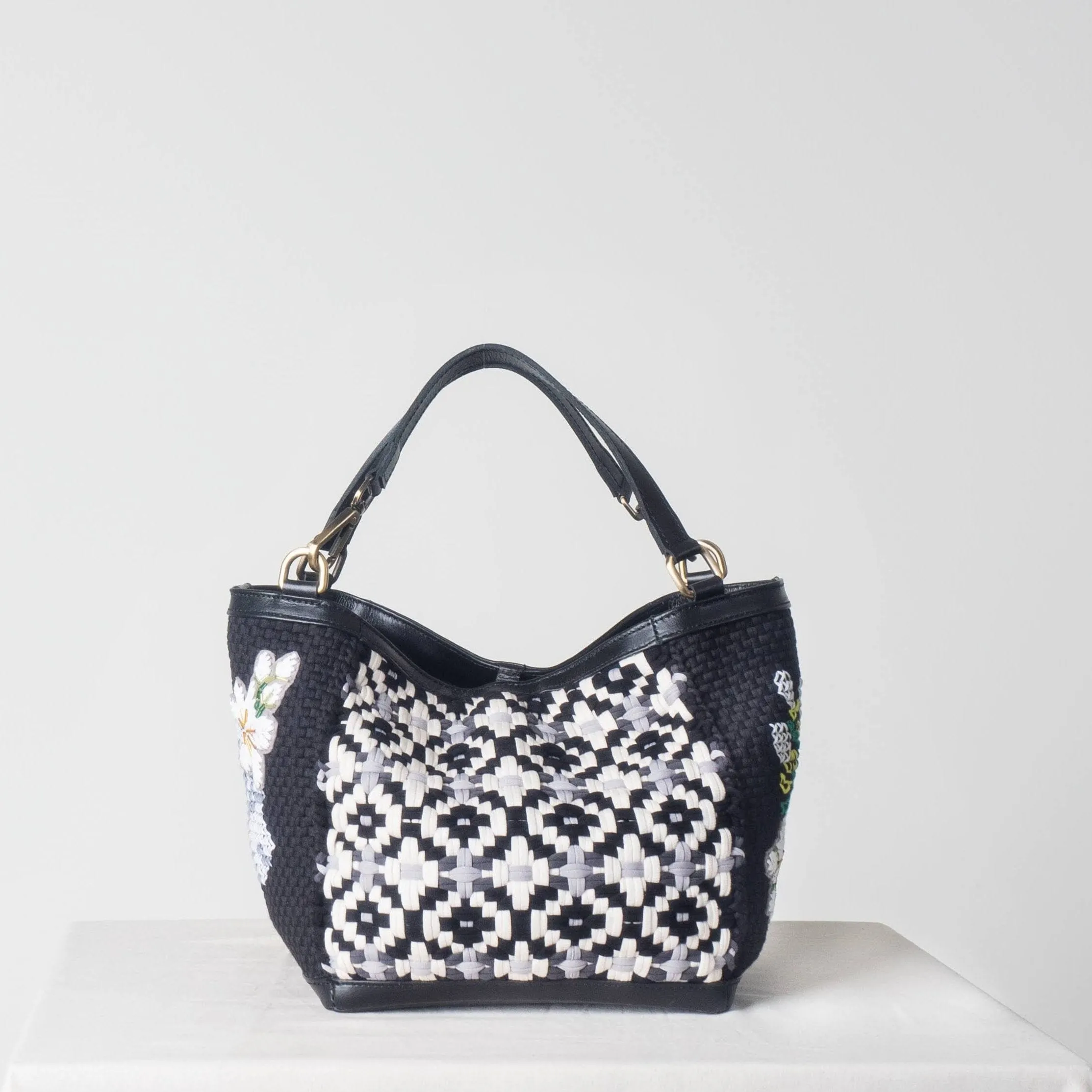 [Ready Today] Sampaguita Tote Black