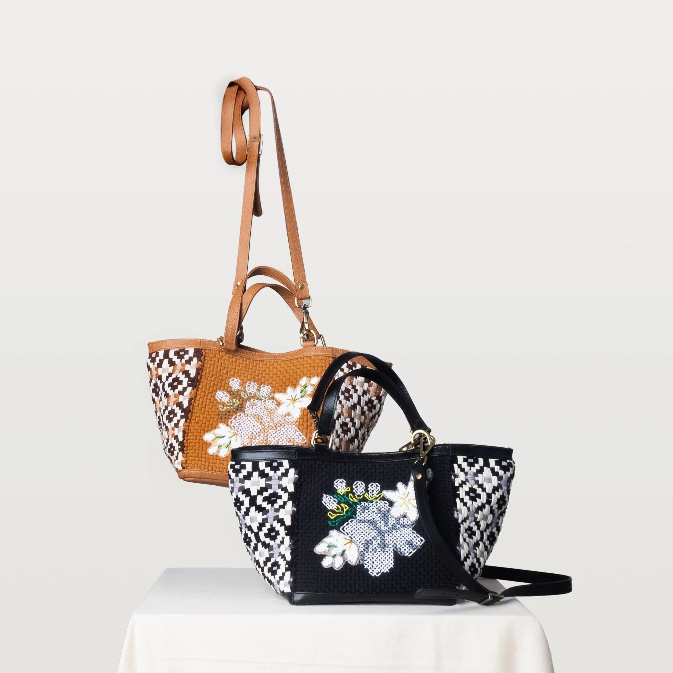 [Ready Today] Sampaguita Tote Black